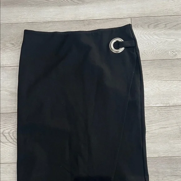 Topshop Elegant Black Pencil Skirt with Metallic Detail - Picture 3 of 5